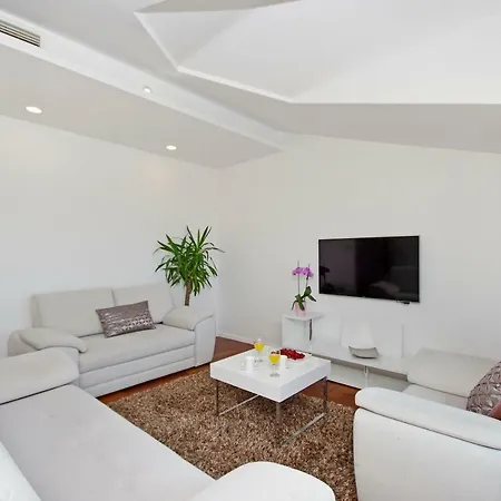 Апартаменты Luxury Penthouse Eva