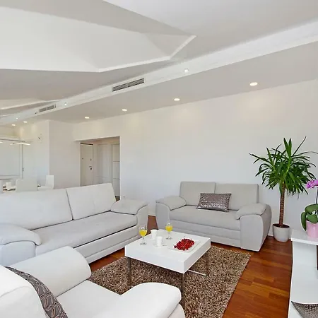 Апартаменты Luxury Penthouse Eva