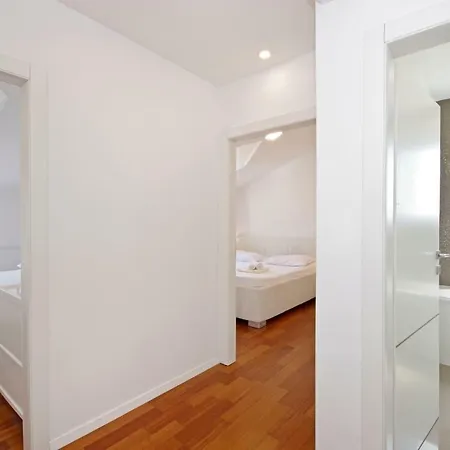 Апартаменты Luxury Penthouse Eva