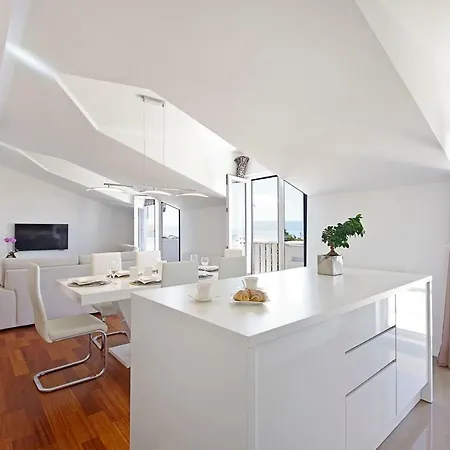 Апартаменты Luxury Penthouse Eva