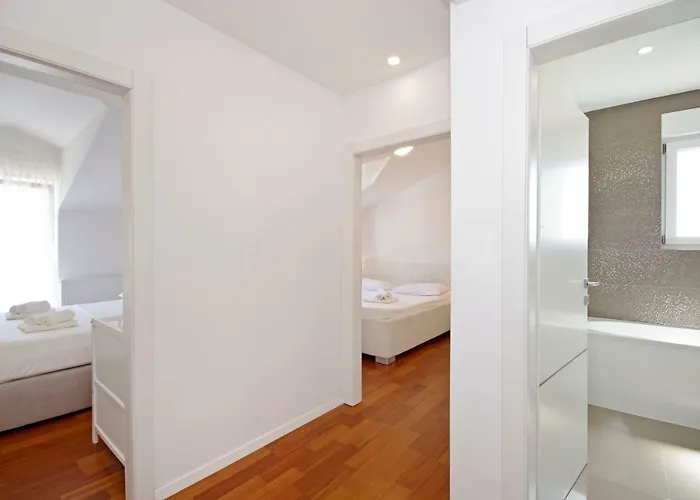 Апартаменты Luxury Penthouse Eva
